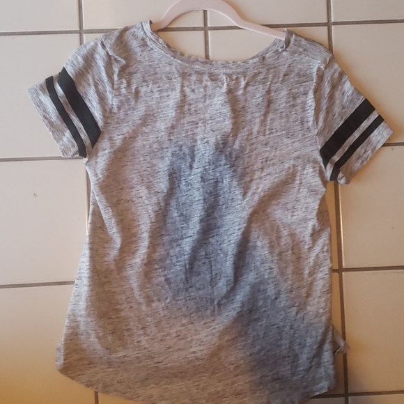 Gray and black shirt - Picture 2 of 3